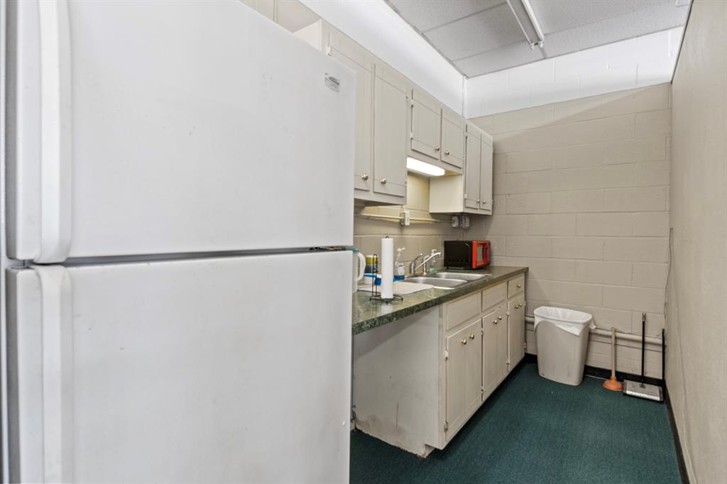 3725 N State Line Avenue Property Photo 7