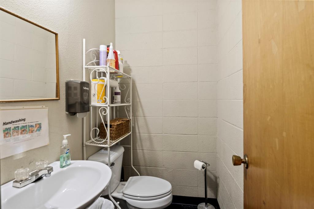 3725 N State Line Avenue Property Photo 9