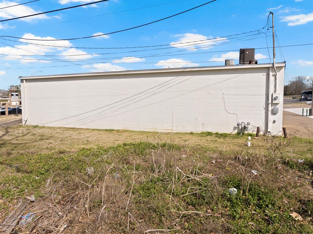 3725 N State Line Avenue Property Photo 11