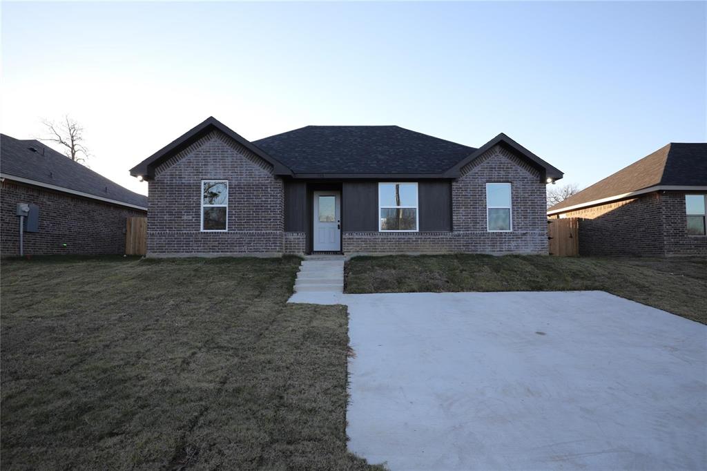 913 N Barrett Avenue Property Photo