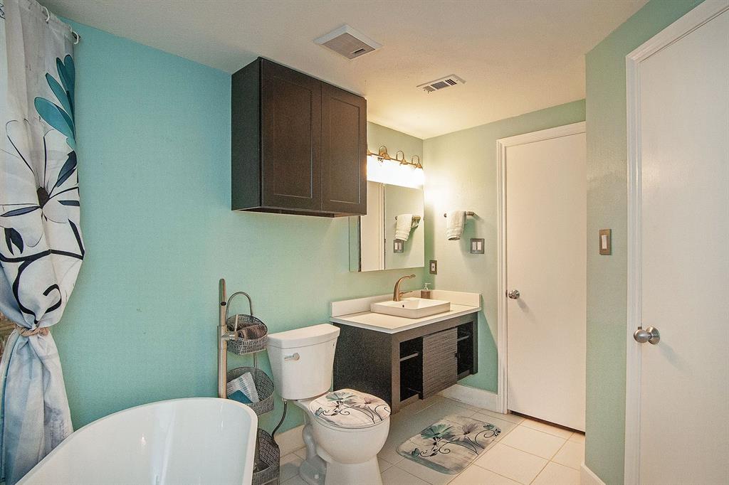 4040 Avondale Avenue 302 Property Photo 16