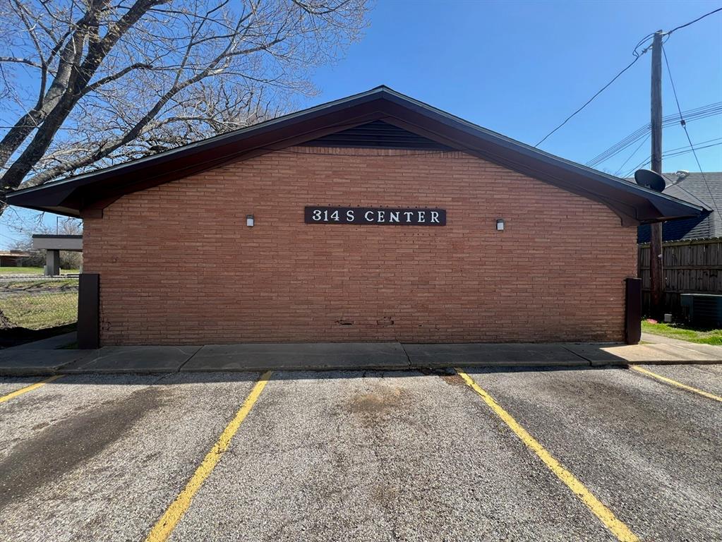 314 S Center Street Property Photo 2