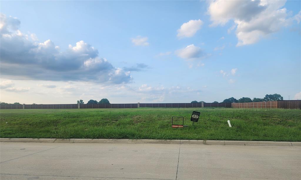 124 Chisolm Trail Property Photo 1