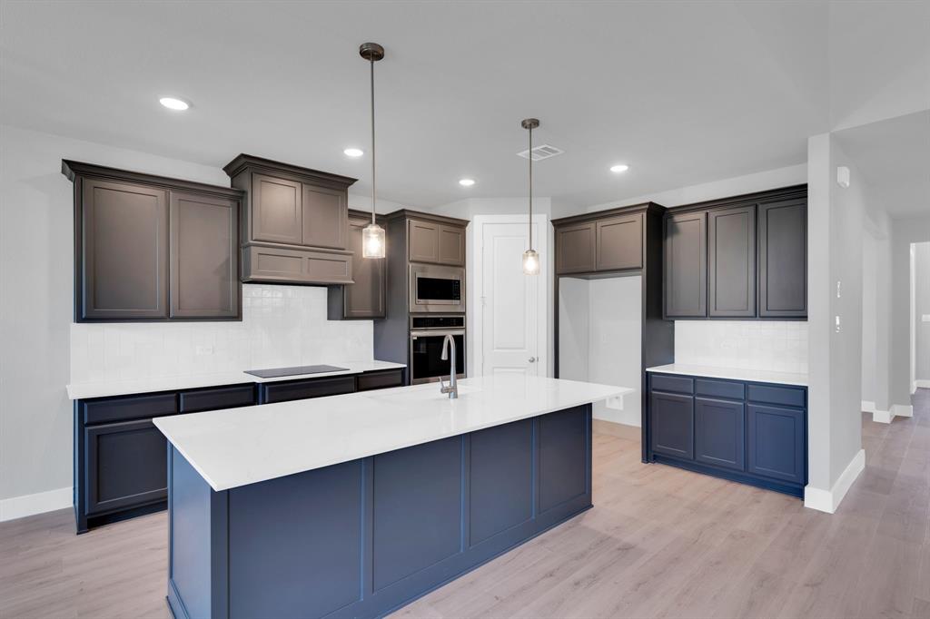 1909 Comanche Drive Property Photo 4