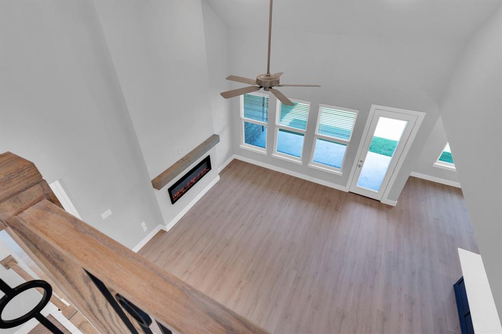 1909 Comanche Drive Property Photo 9