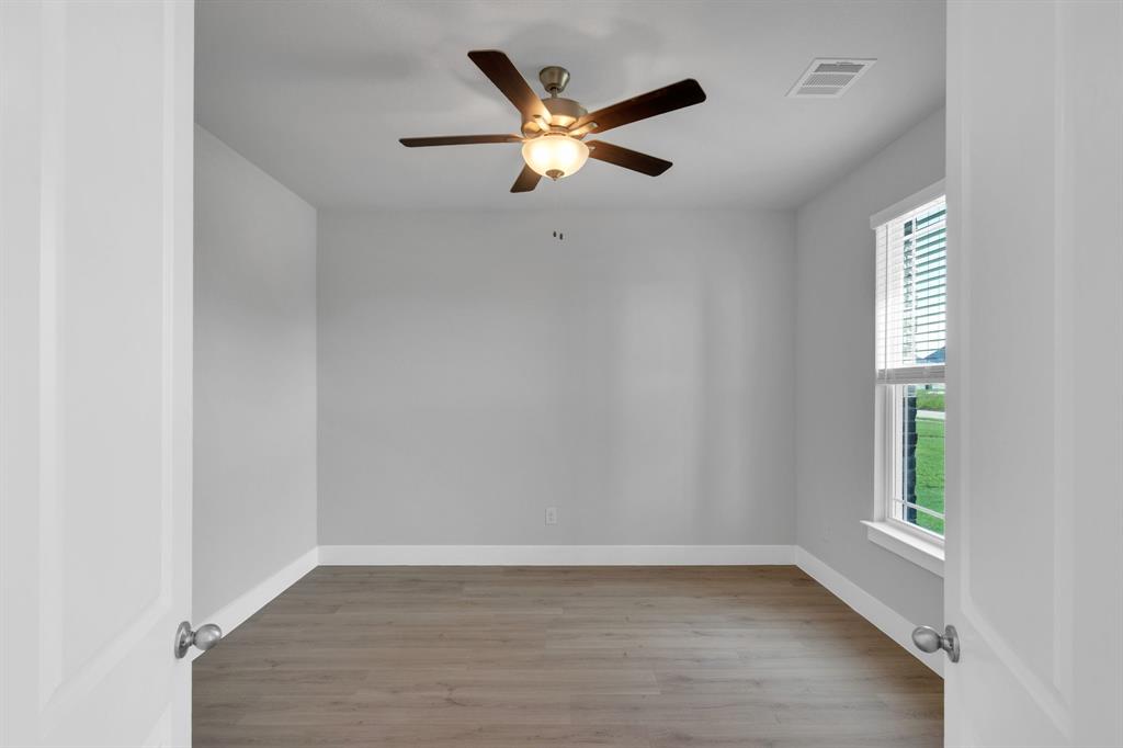 1909 Comanche Drive Property Photo 11