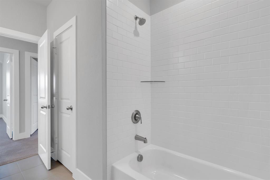 1909 Comanche Drive Property Photo 14