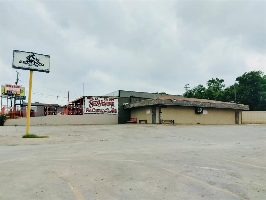 3203 N Main Street Property Photo 1