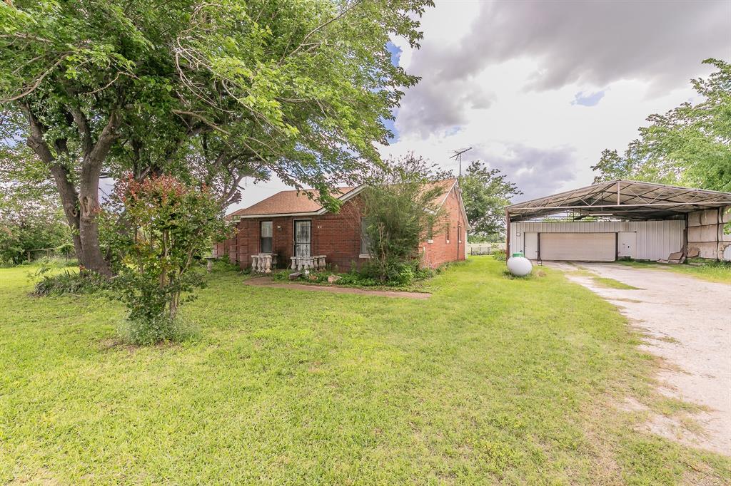 109 Honeysuckle Property Photo 1