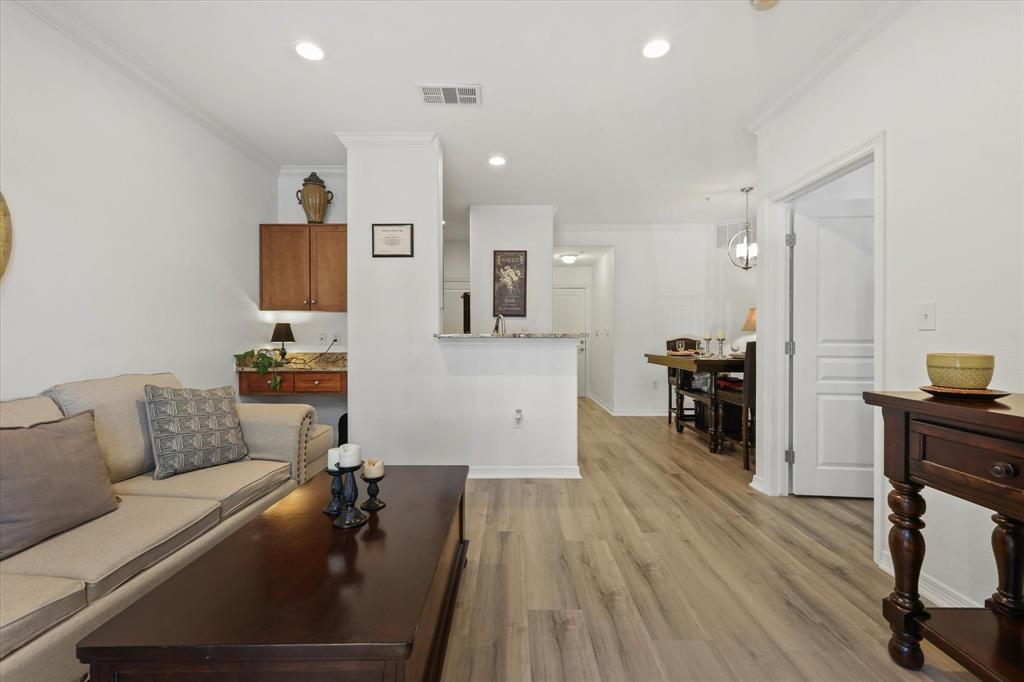 330 Las Colinas Boulevard Property Photo