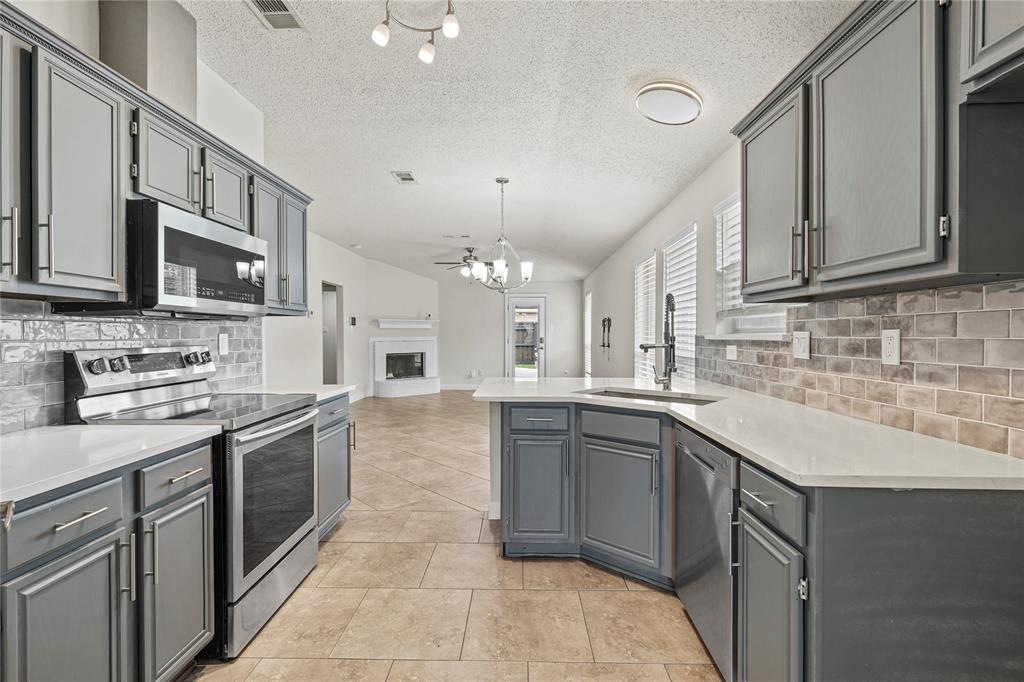 907 Valdez Drive Property Photo 3