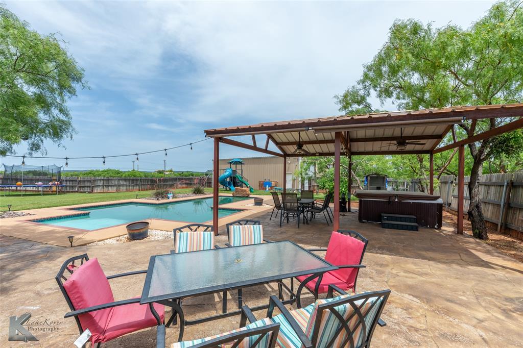 109 Fry Boulevard Property Photo 1