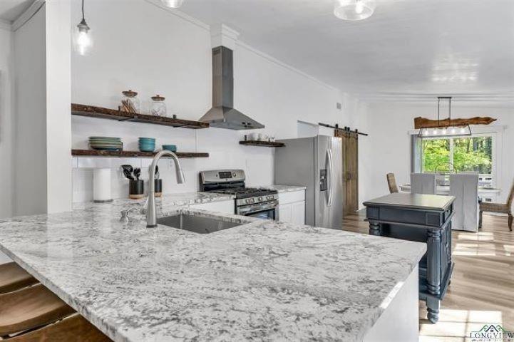 228 Stuart Drive Property Photo 2