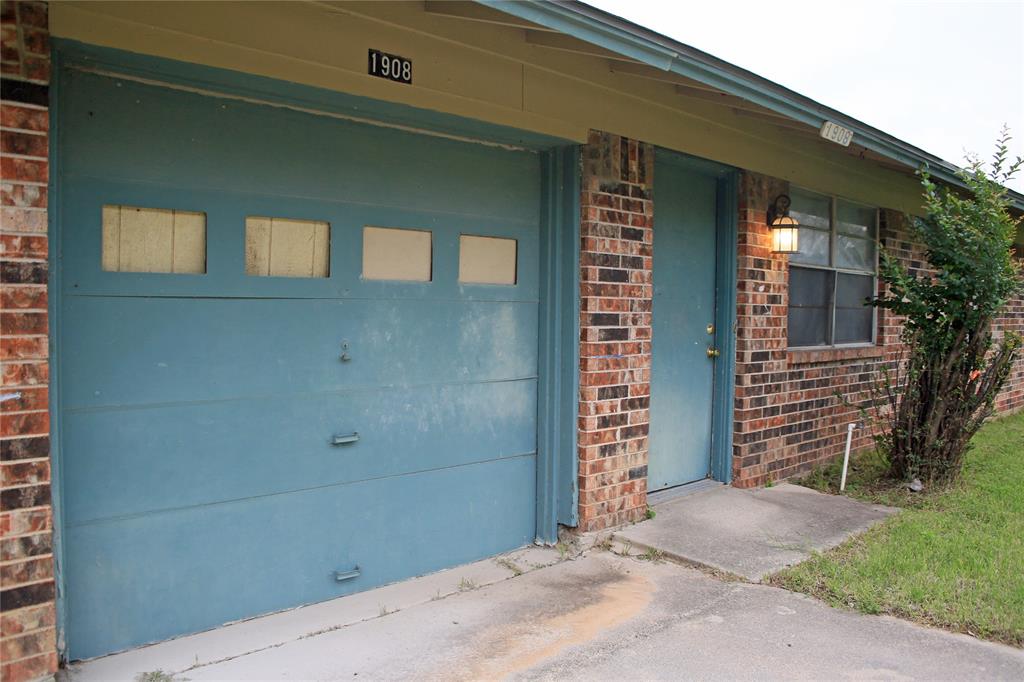 1908 Coral Road Property Photo