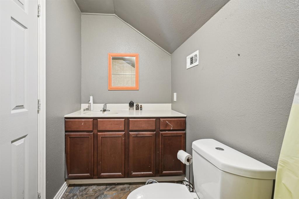 104 S Cedar Street Property Photo 16