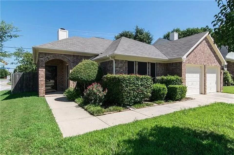 2502 Chesapeake Court Property Photo