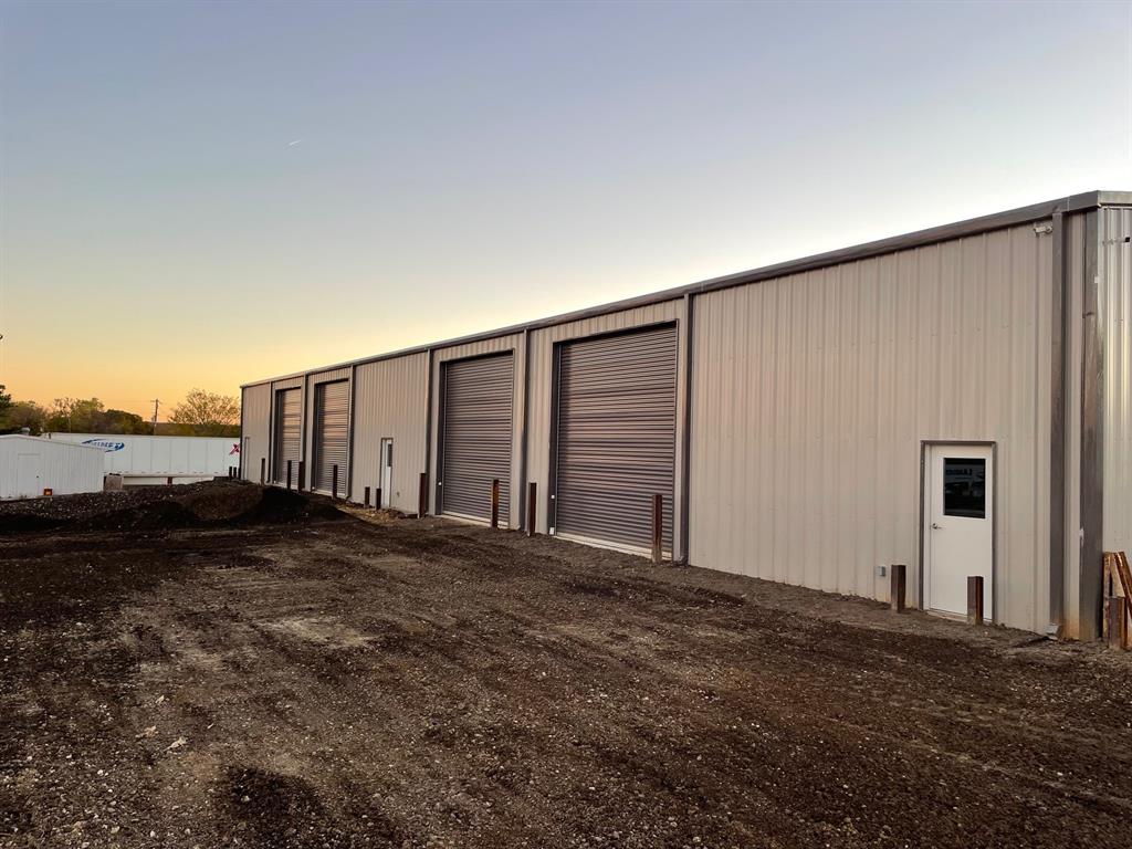 8224 I 35w Frontage Road Property Photo 2