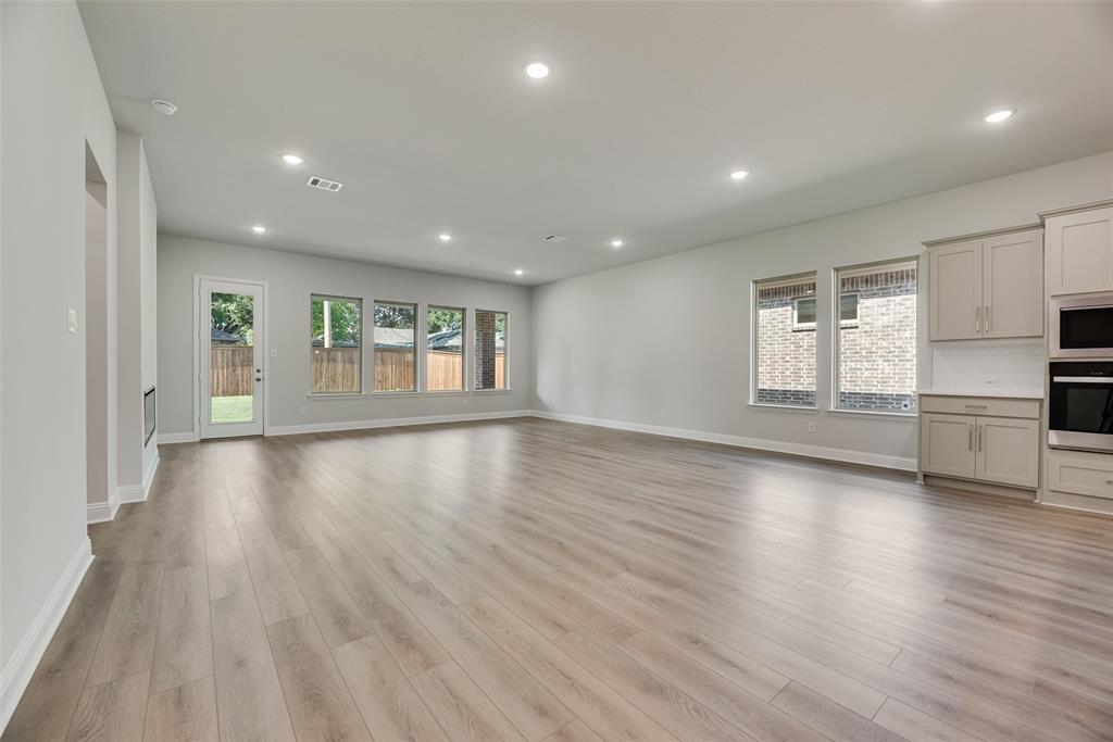 7111 Manhattan Drive Property Photo 12