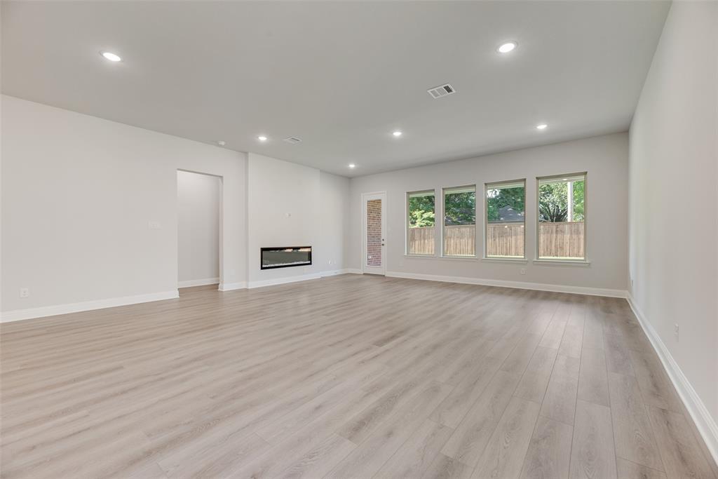 7111 Manhattan Drive Property Photo 13