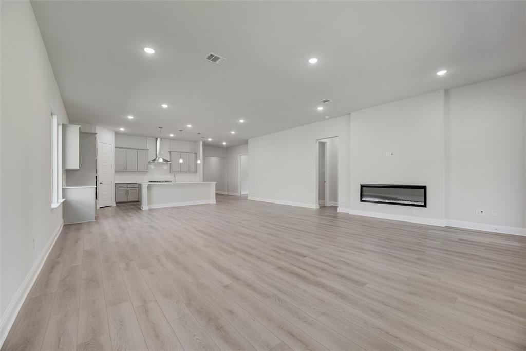 7111 Manhattan Drive Property Photo 14