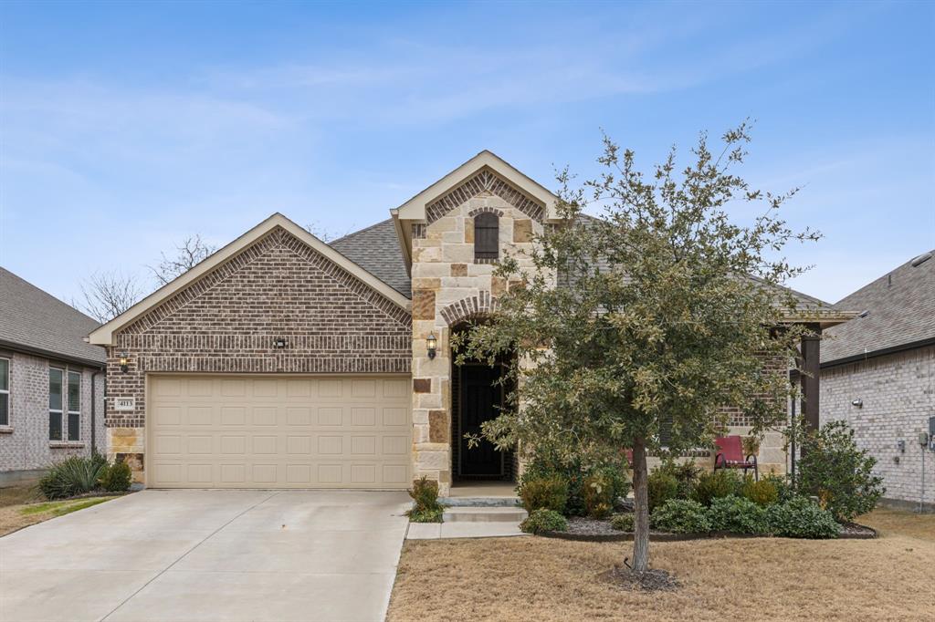 4113 Crossroads Court Property Photo 1
