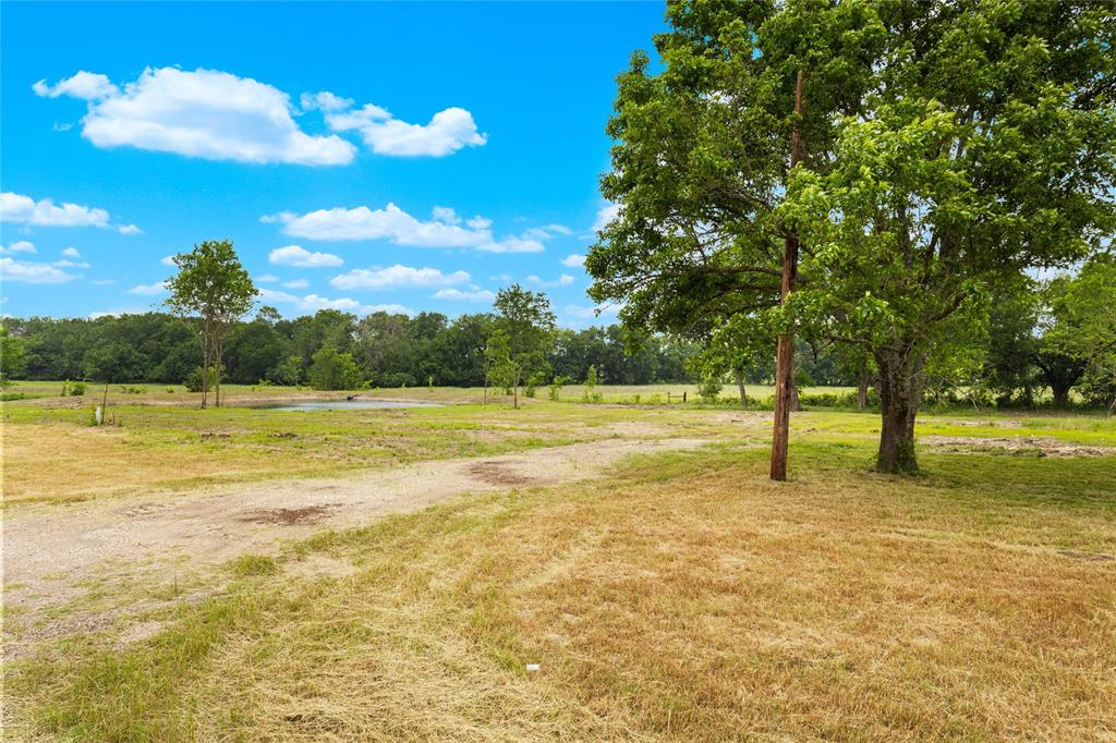 94 Fm 2068 Property Photo
