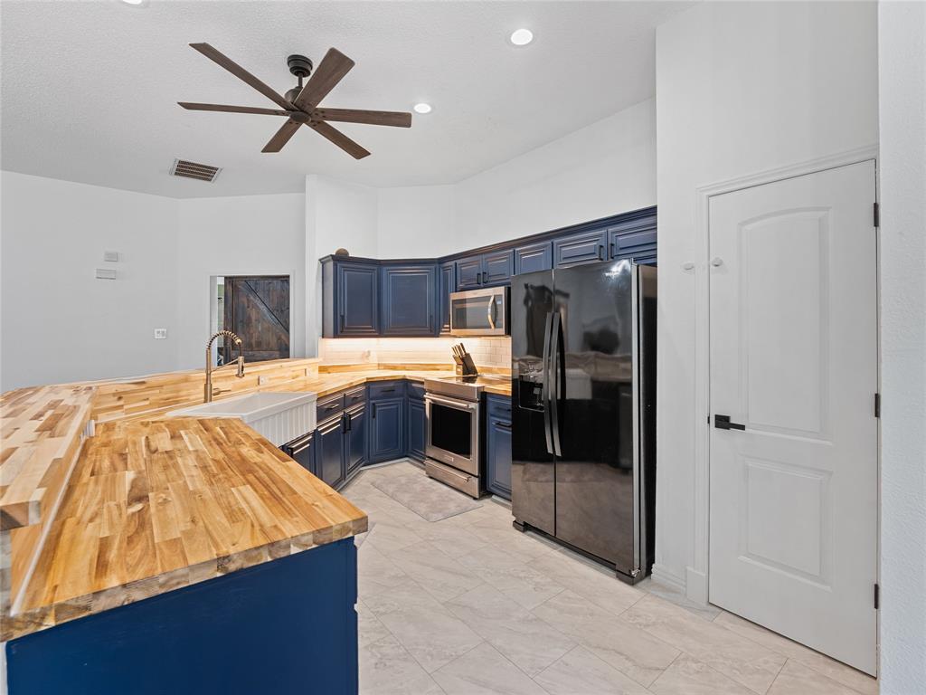 12200 Rolling Ridge Drive Property Photo 1