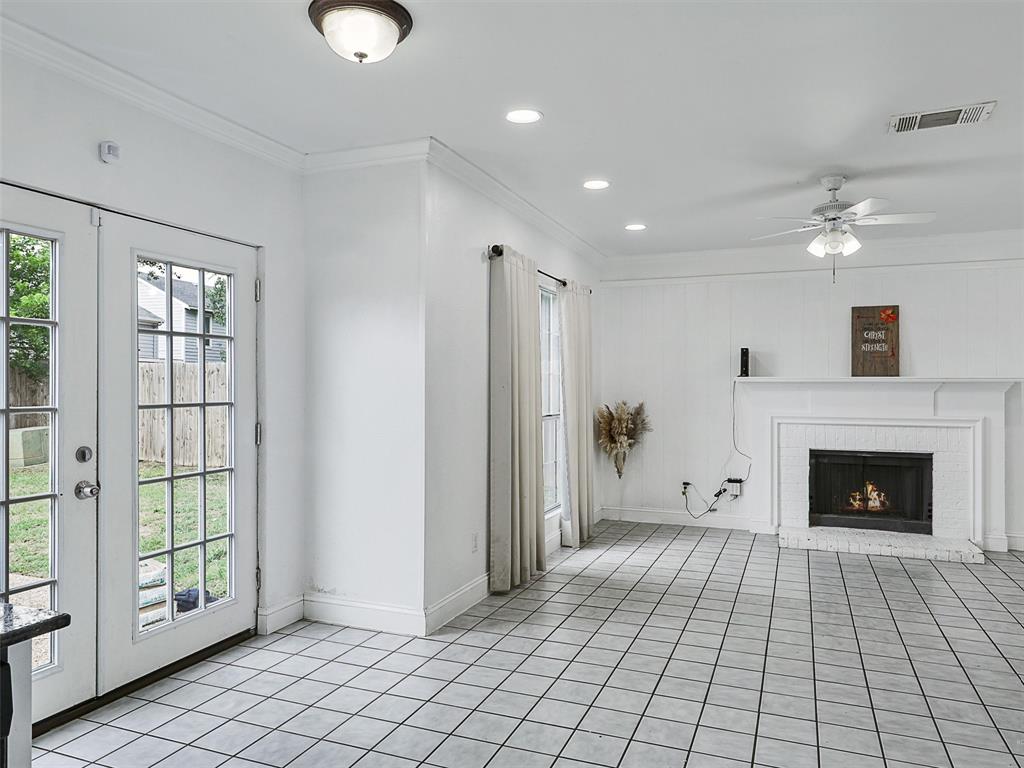 2501 Dahlia Drive Property Photo 19