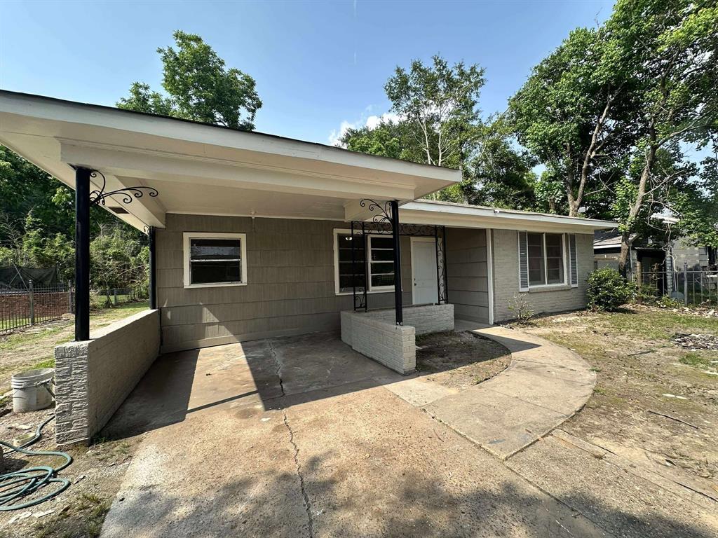 2740 Corbitt Street Property Photo 1