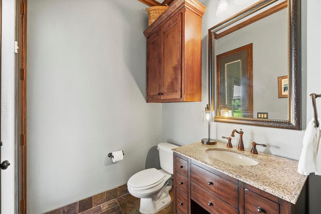 2035 Hodges Lake Drive Property Photo 18
