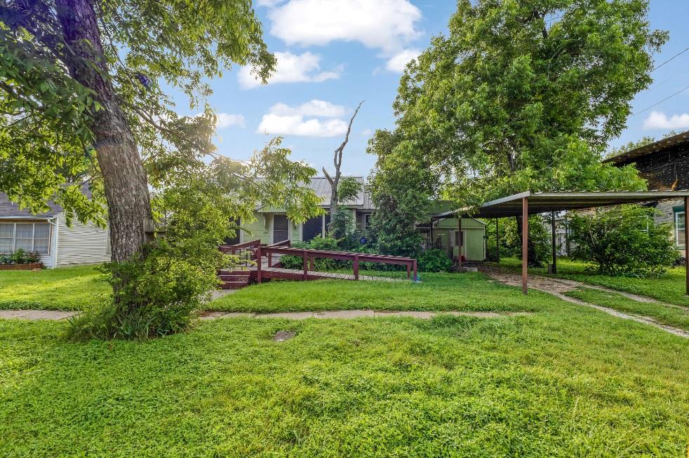 305 S Rusk Street Property Photo 2
