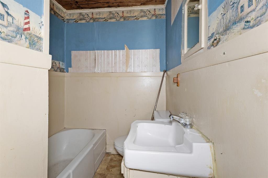 305 S Rusk Street Property Photo 19