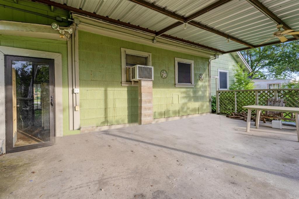 305 S Rusk Street Property Photo 22