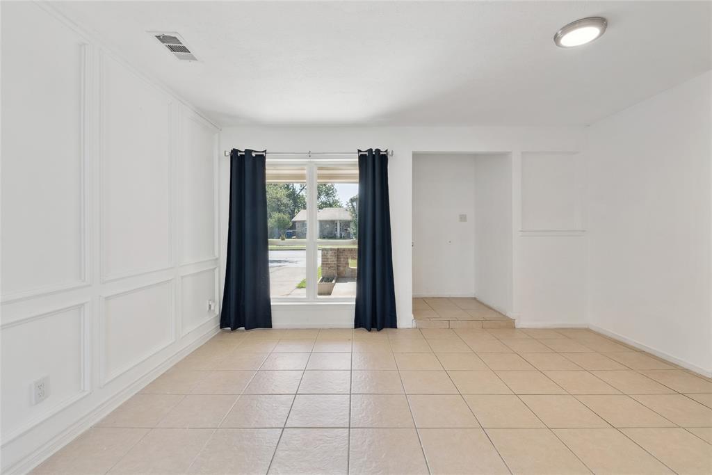 2425 Misty Lane Property Photo 6