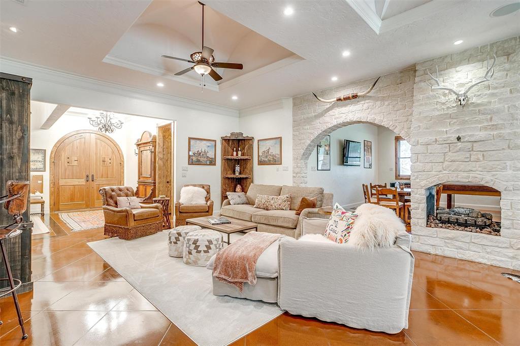 142 Wood Oak Trail Property Photo 13