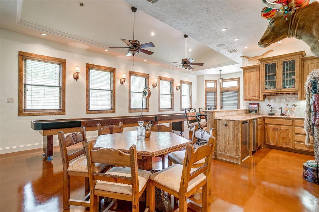 142 Wood Oak Trail Property Photo 14