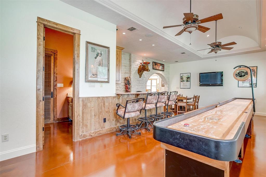 142 Wood Oak Trail Property Photo 15