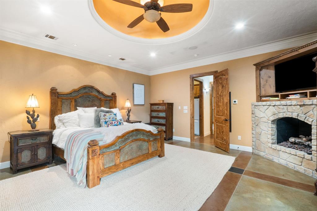 142 Wood Oak Trail Property Photo 17