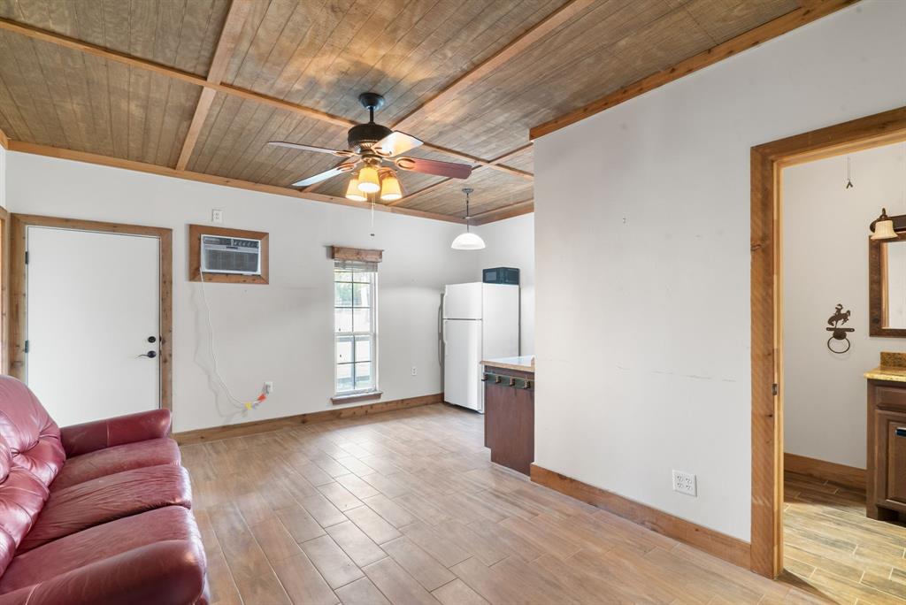 142 Wood Oak Trail Property Photo 34