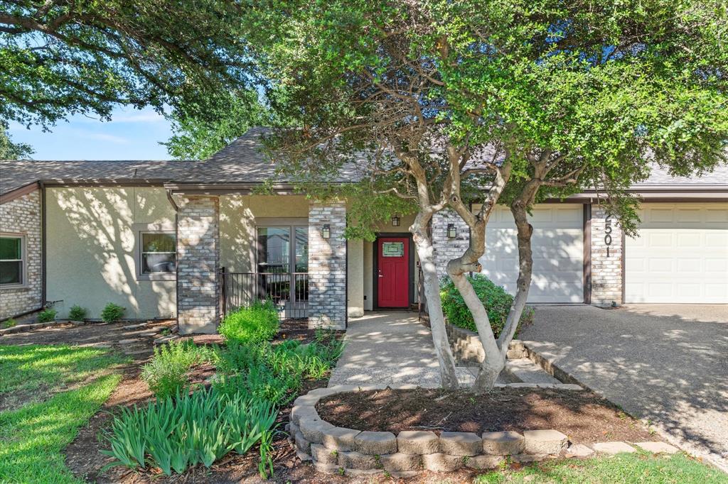 2501 Country Place Property Photo 1