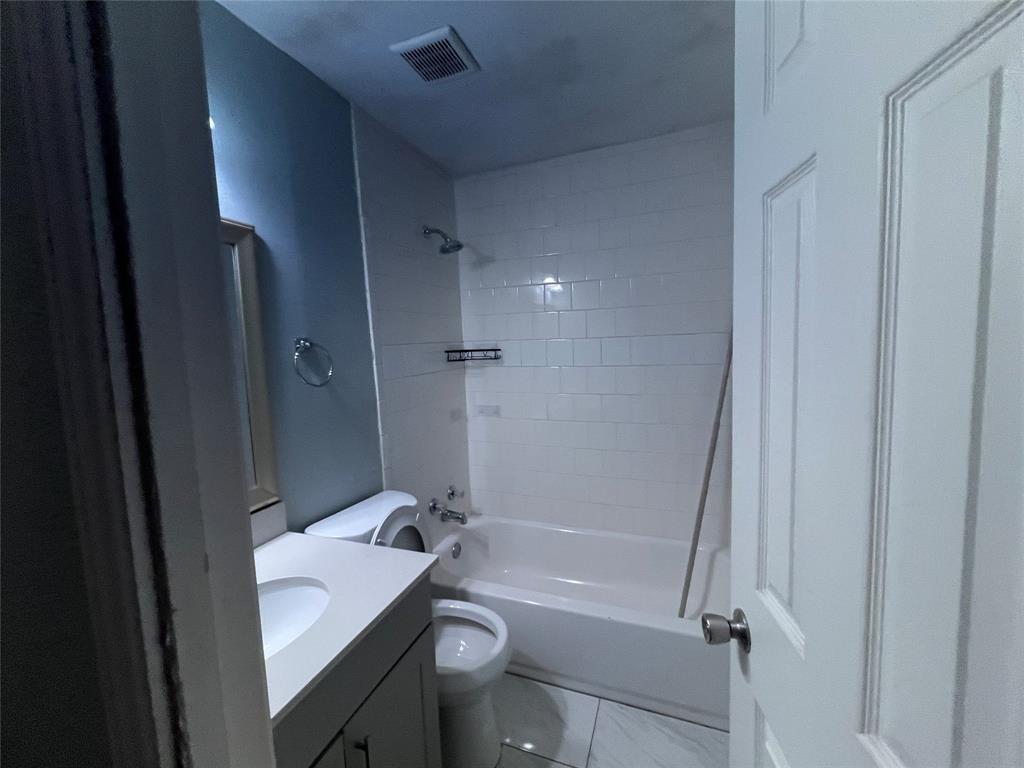 801 Grande Drive Property Photo 9