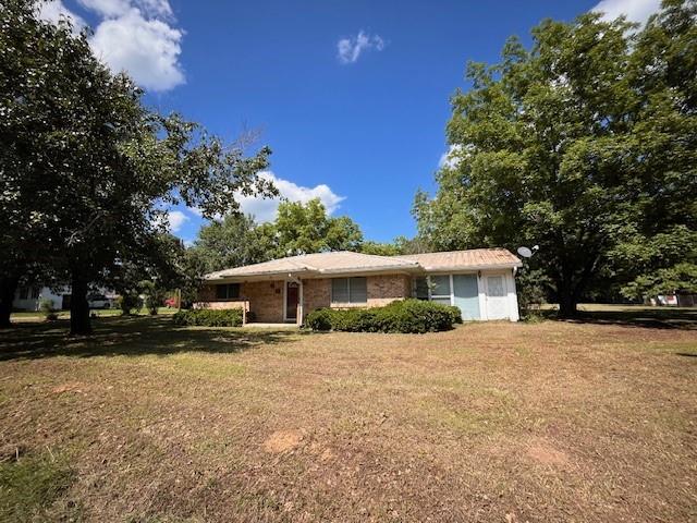 180 Nacogdoches St.