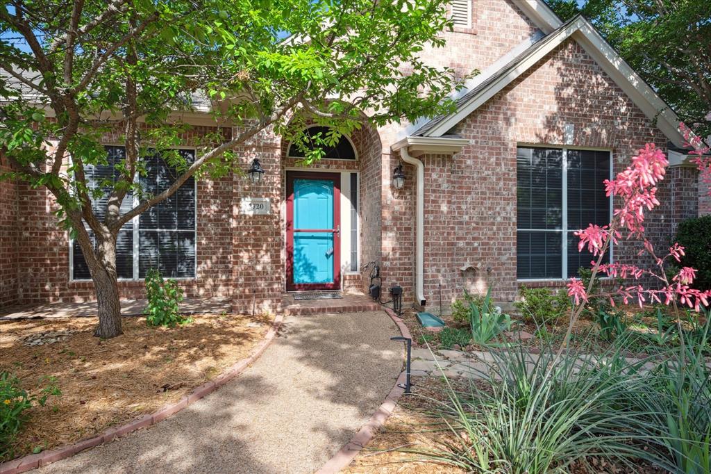 2720 View Meadow Drive Property Photo 1