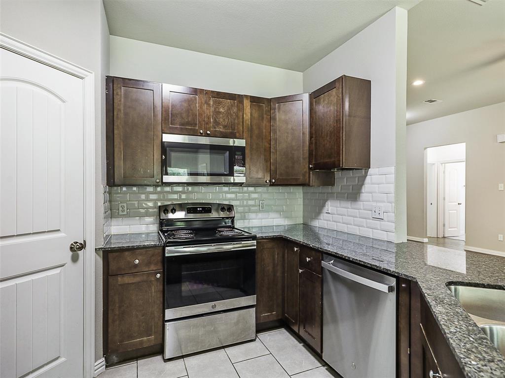 8425 Whitney Drive Property Photo 6