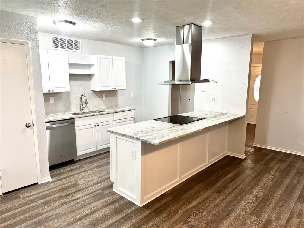 553 Oldbridge Drive Property Photo 1