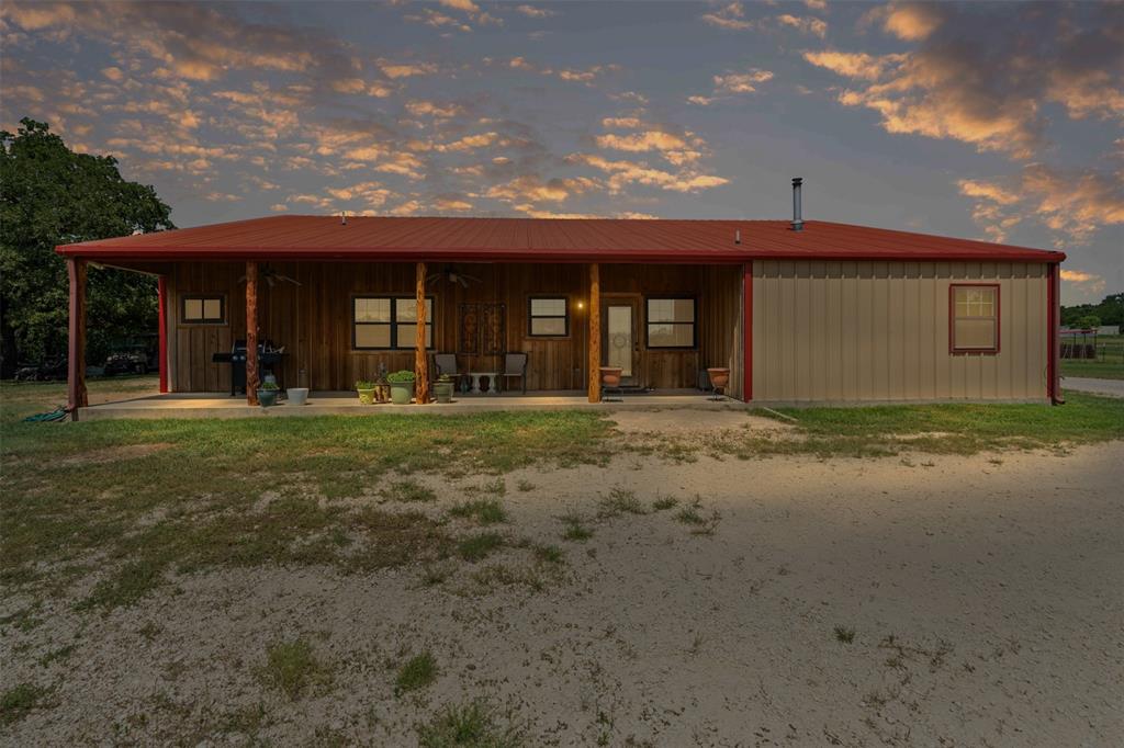 227 W Lipan Drive Property Photo 1