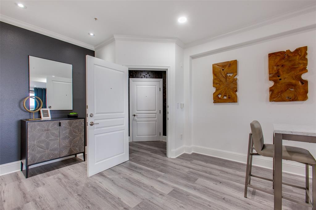330 Las Colinas Boulevard Property Photo 4