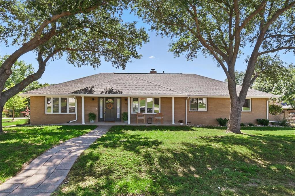 201 Stone Canyon Drive Property Photo 1