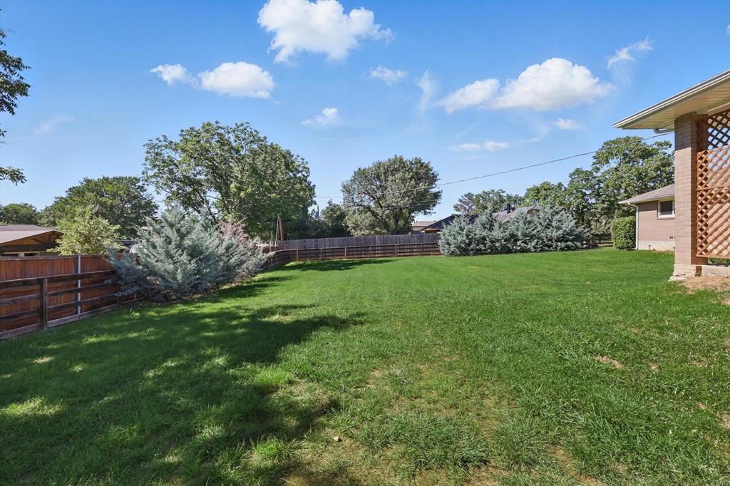 201 Stone Canyon Drive Property Photo 3
