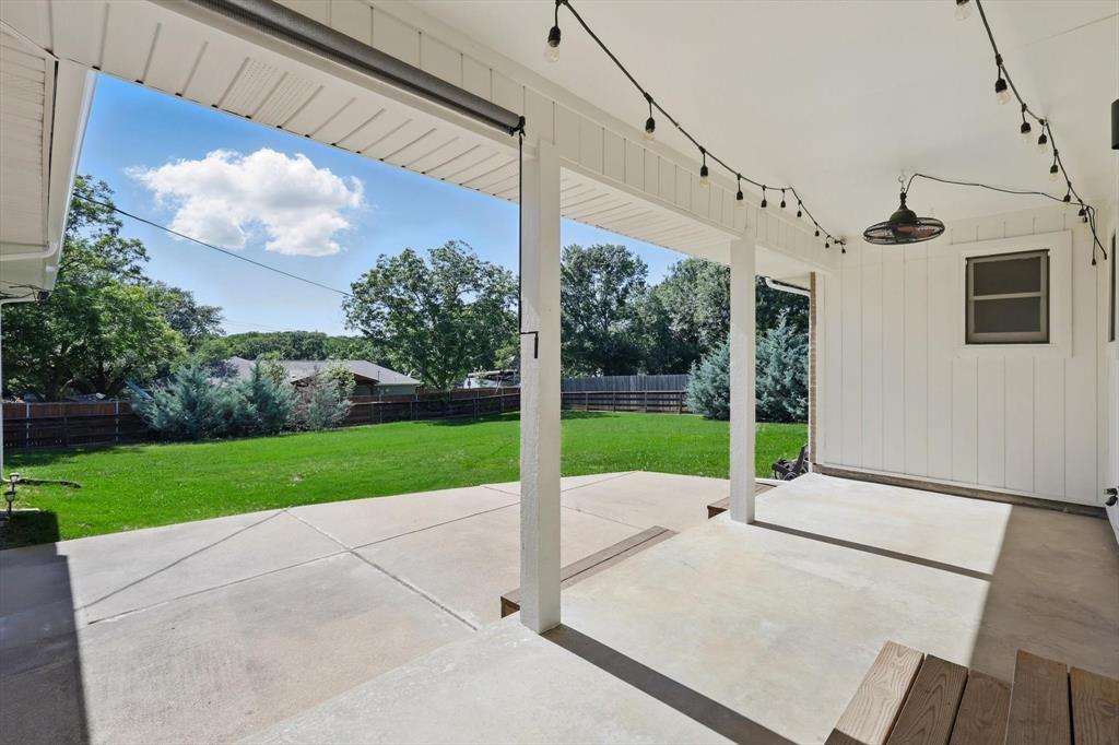 201 Stone Canyon Drive Property Photo 4